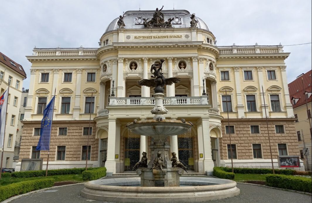 Neo-renaissance facade with fountain in front