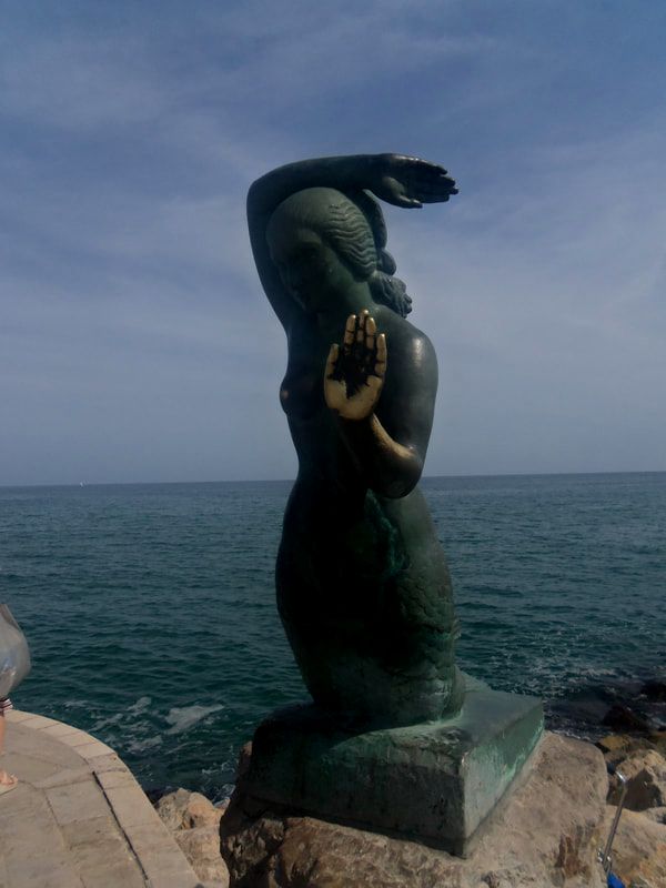 Statue of La Sirena