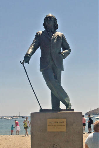 Dali Statue