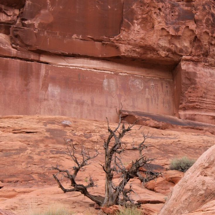 figures in Moab rock art